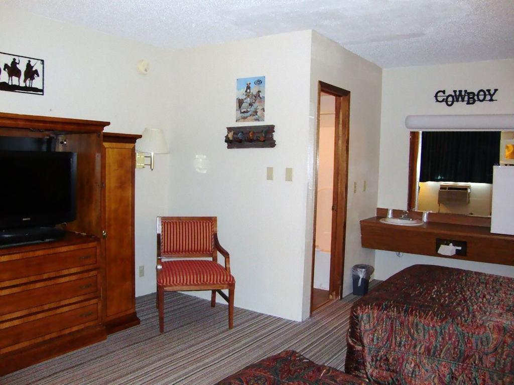 Tall Corn Inn Shenandoah Room photo